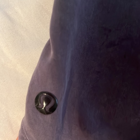 RARE DISCONTINUED lululemon shorts - Picture 3 of 3